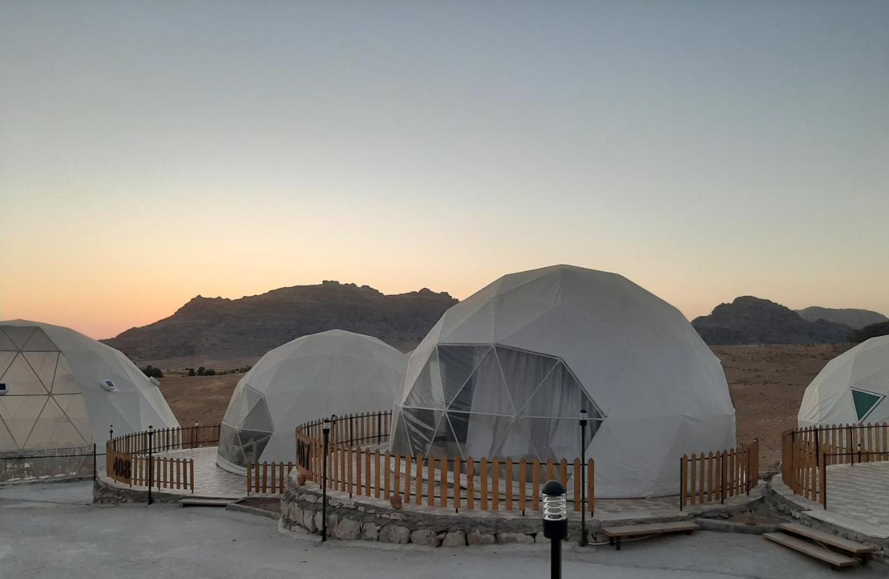Hotel The Rock Camp Petra Wadi Musa Esterno foto