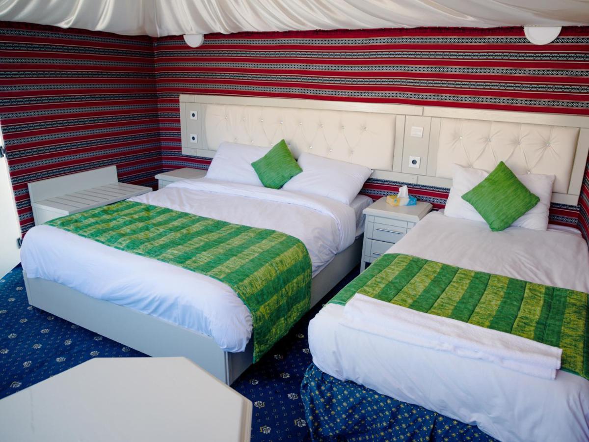Hotel The Rock Camp Petra Wadi Musa Esterno foto