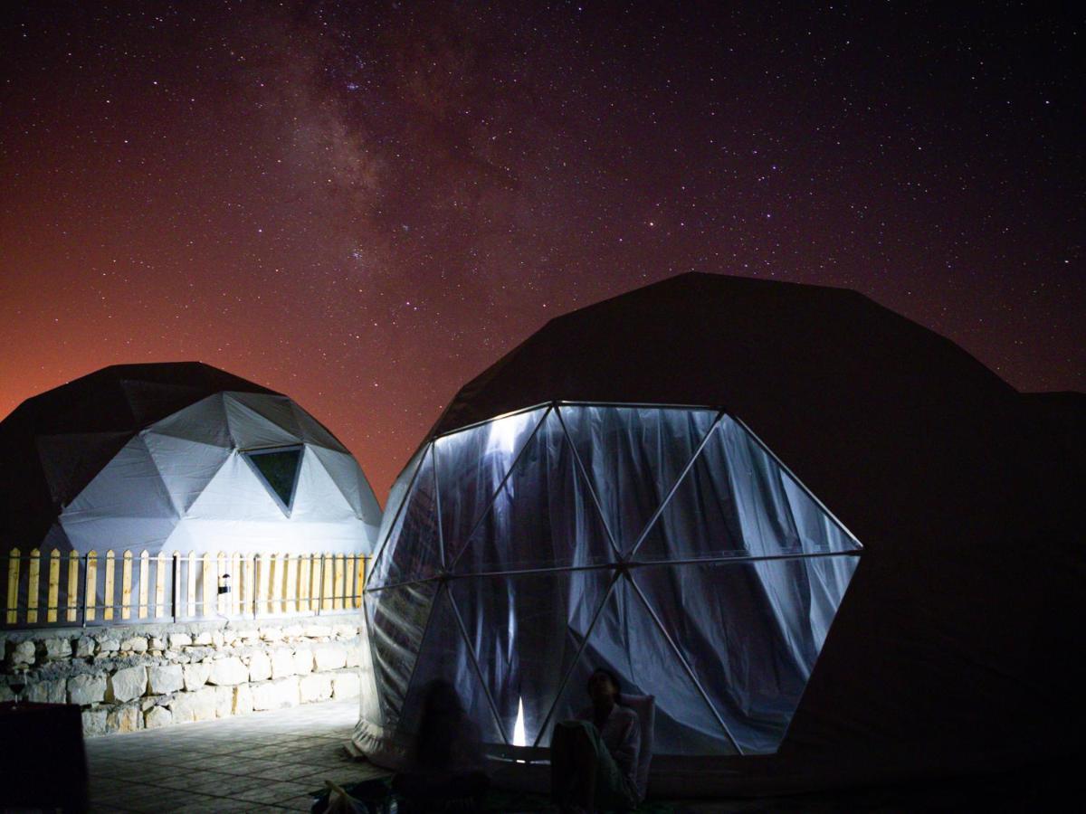 Hotel The Rock Camp Petra Wadi Musa Esterno foto