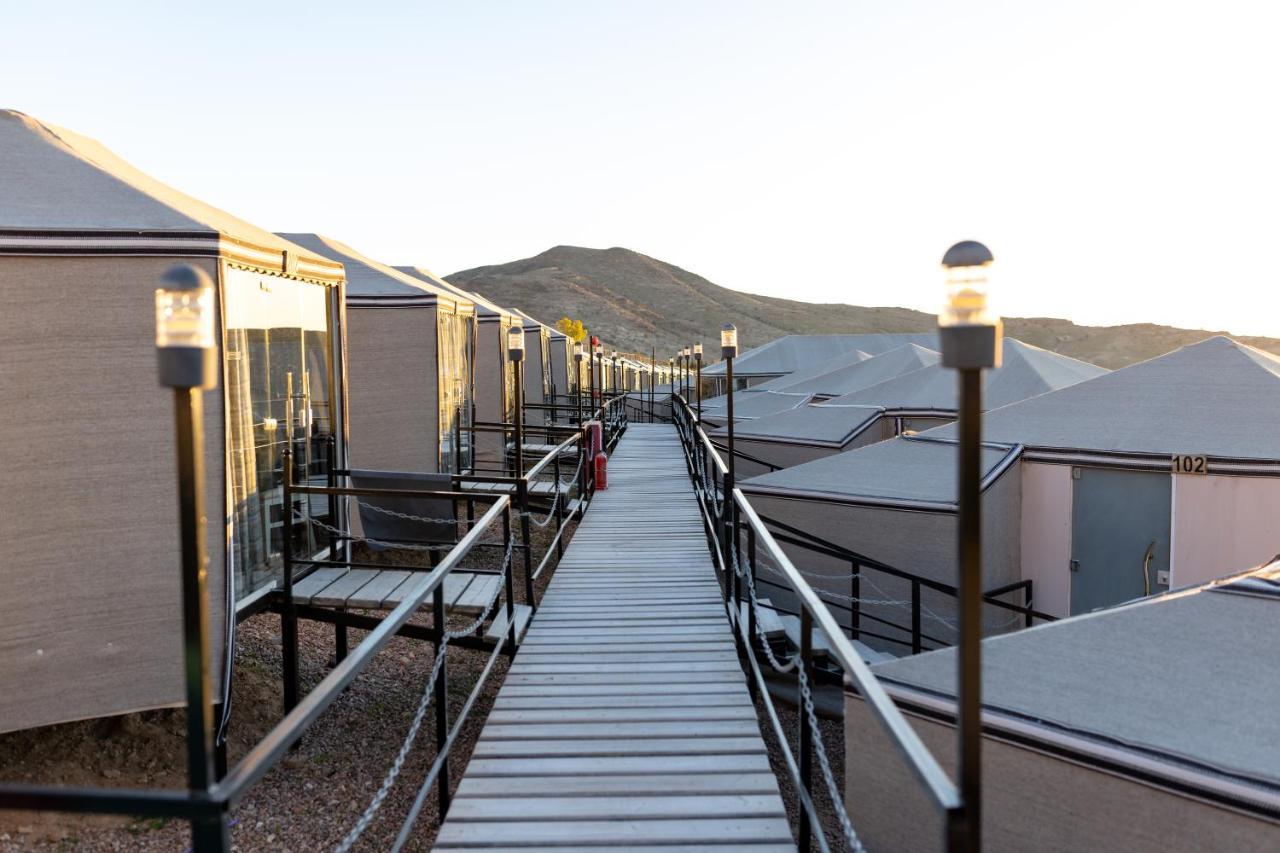 Hotel The Rock Camp Petra Wadi Musa Esterno foto