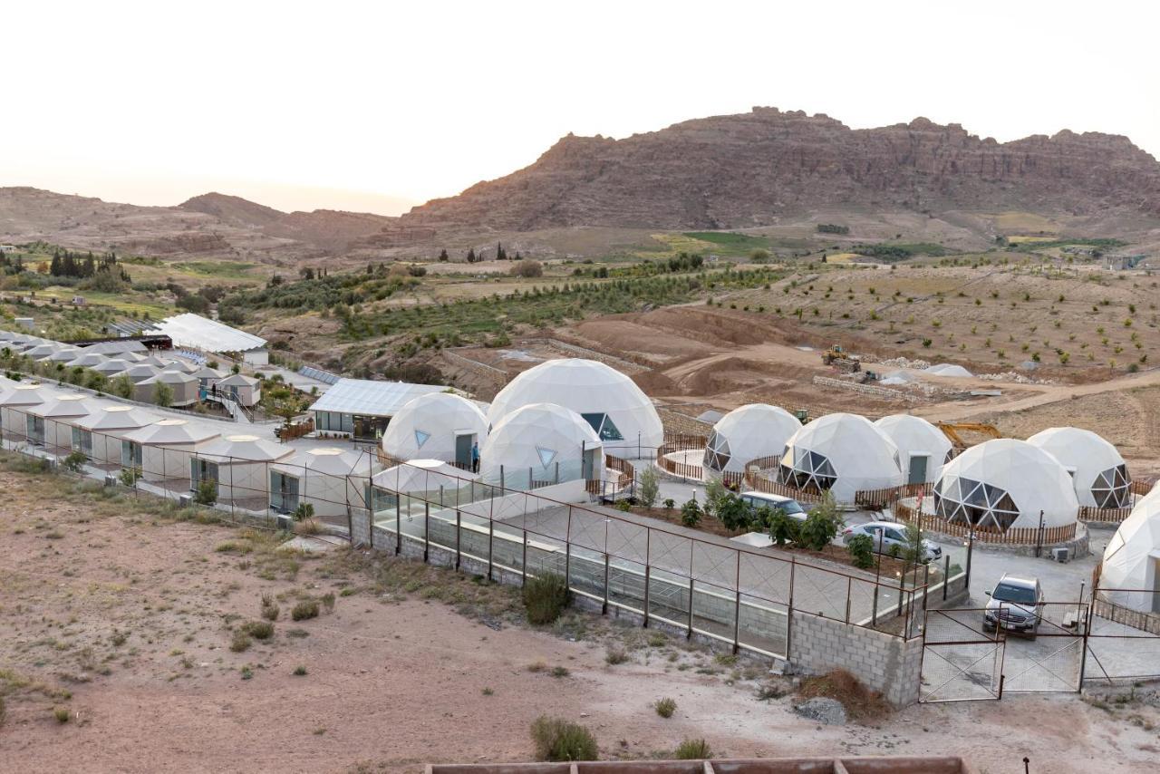 Hotel The Rock Camp Petra Wadi Musa Esterno foto